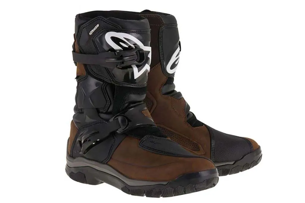 Motorcycle riding boots